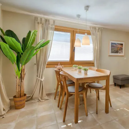 Nyaraló Petite Fleur By Interhome Montgo